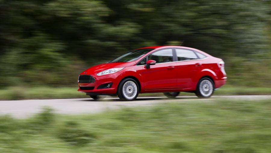  Ford Fiesta Sedan 2013 года  (фото 3 из 12)